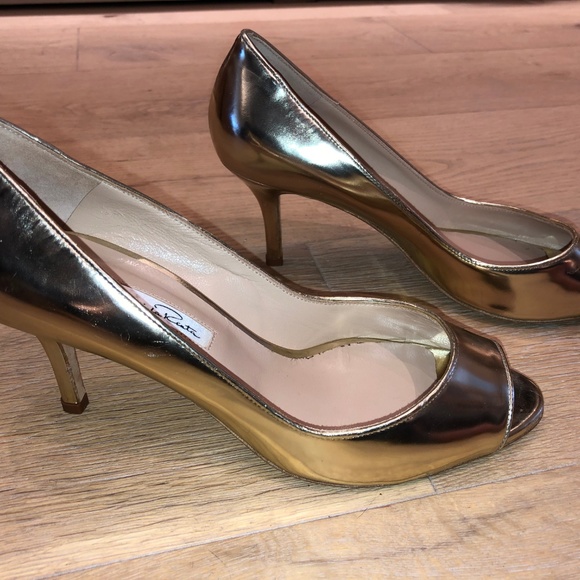 Oscar de la Renta Metallic Gold Peep Toe Pumps - Picture 3 of 6